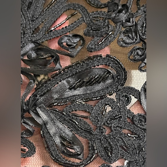 Elegant Black Lace Dress - Picture 9 of 14